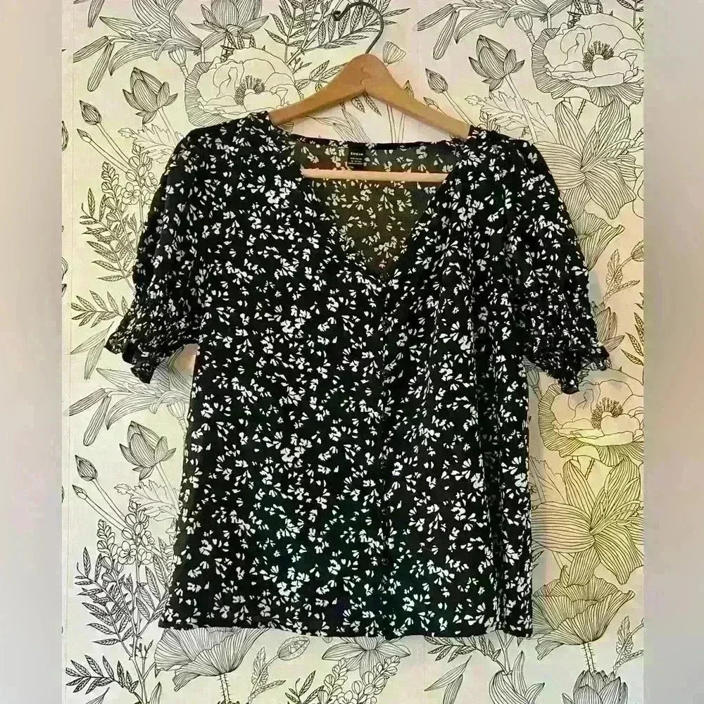 Black and White Patterned Button Down Blouse with Puff Sleeve Shoulders Size: XL